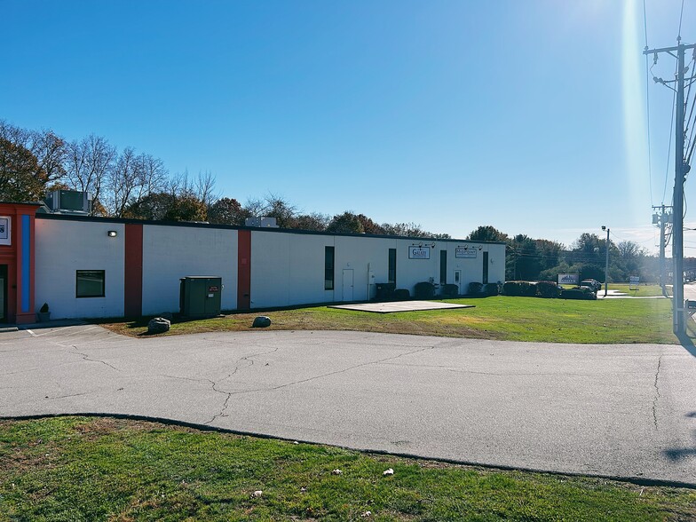 37 Sutton Rd, Webster, MA à louer - Photo de l’immeuble – Image 2 sur 3