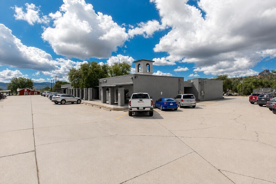 1555 W Iron Springs Rd, Prescott, AZ à louer - Photo de l’immeuble – Image 2 sur 21