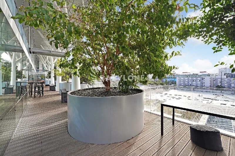 Bureau dans Levallois-Perret à louer - Photo de l’immeuble – Image 3 sur 13