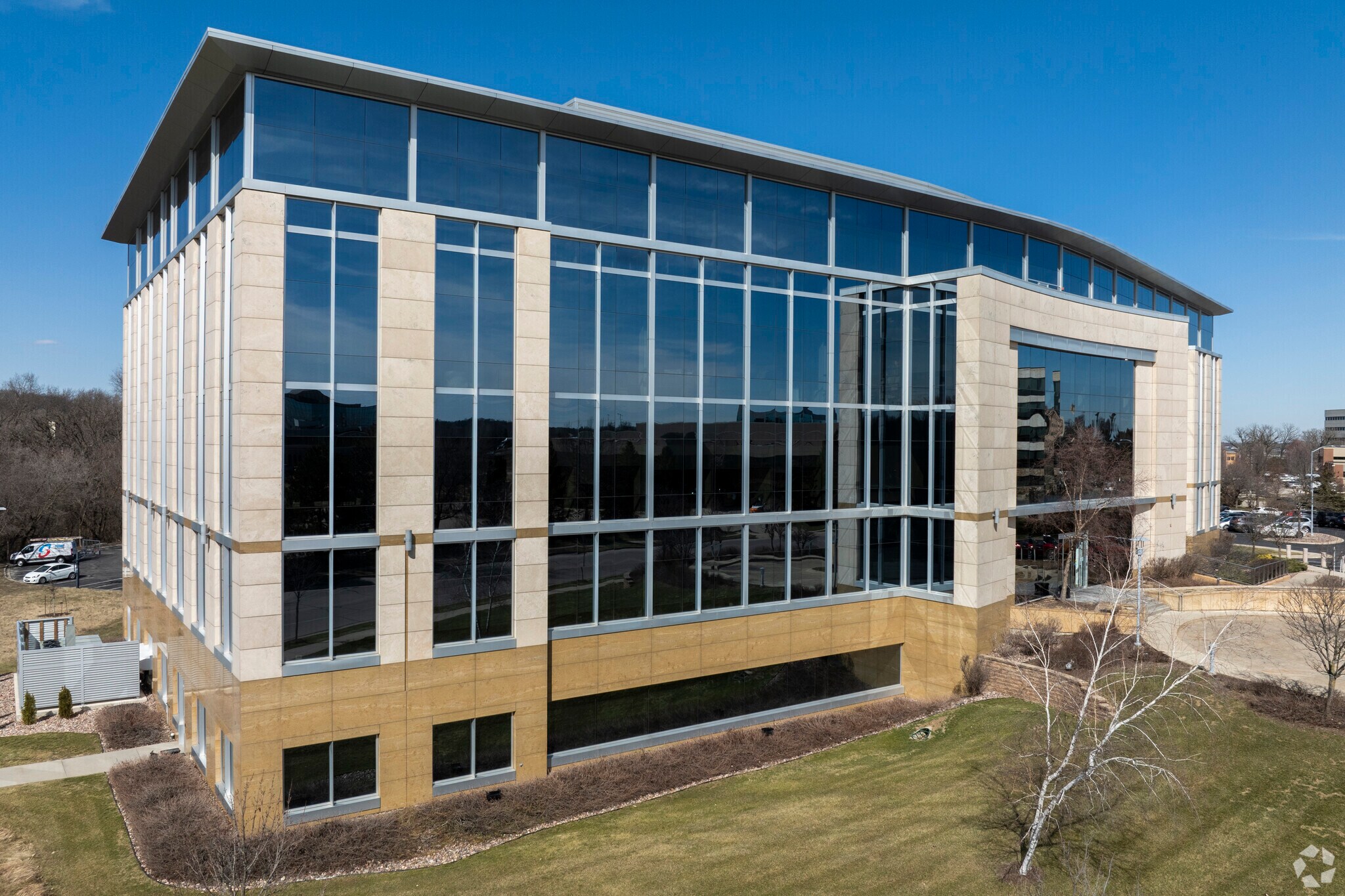 1 Erdman Pl, Madison, WI à louer Photo principale– Image 1 sur 7