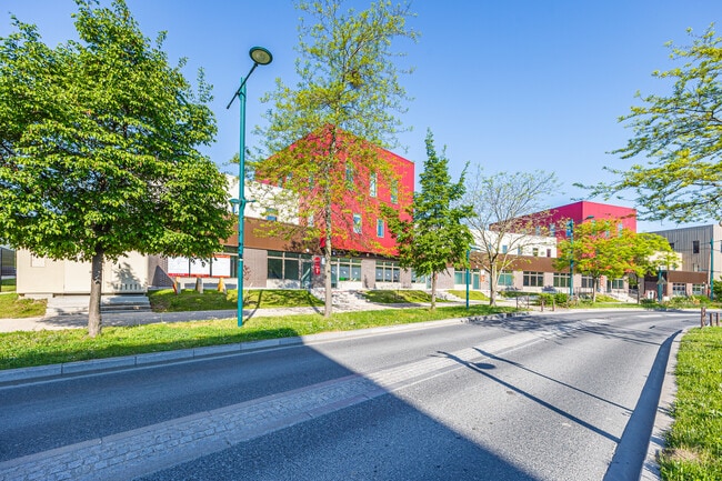 Plus de détails pour 17 Avenue Des Louvresses, Gennevilliers - Local d'activités, Industriel/Logistique à louer