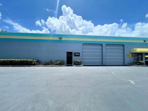 4990 SW 52nd St, Fort Lauderdale, FL à louer Photo de l’immeuble– Image 1 sur 7