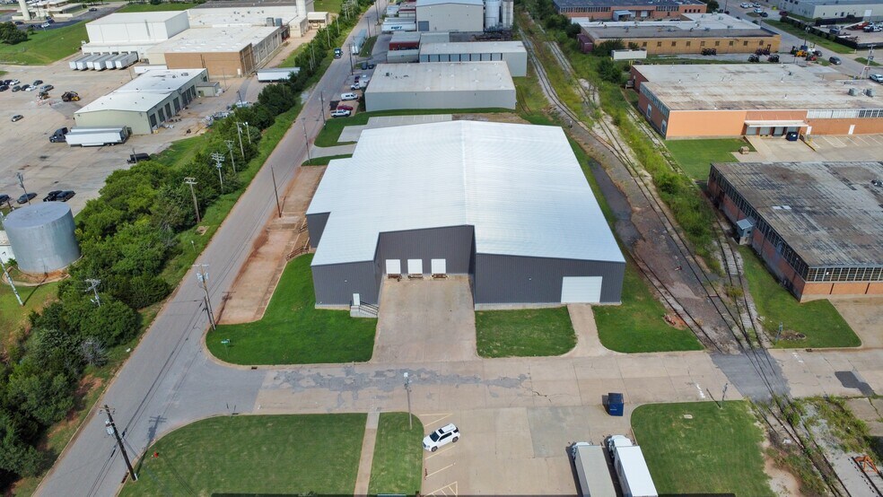 200 NE 34th St, Oklahoma City, OK à louer - Photo de l’immeuble – Image 2 sur 7