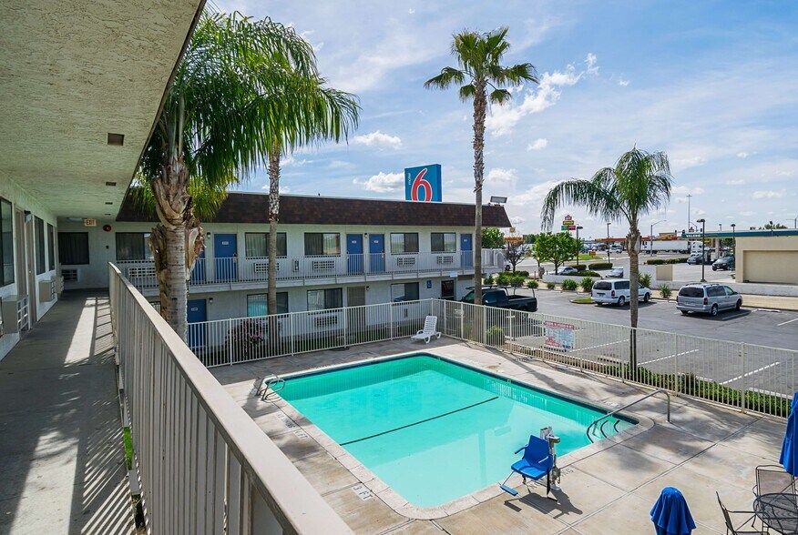 14685 Warren St, Lost Hills, CA à vendre - Photo de l’immeuble – Image 3 sur 15