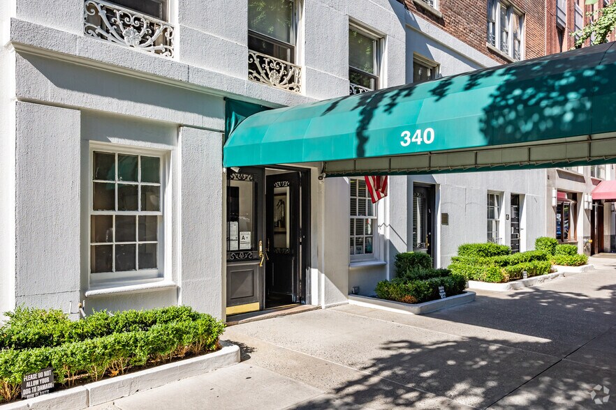 340 E 72nd St, New York, NY à vendre - Photo de l’immeuble – Image 3 sur 8