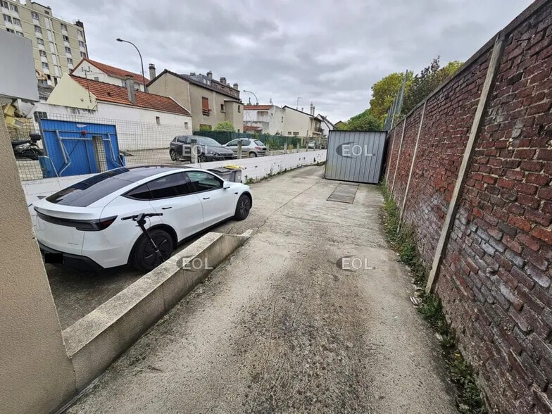 Local d’activités dans Ivry-sur-Seine à louer - Photo de l’immeuble – Image 2 sur 17