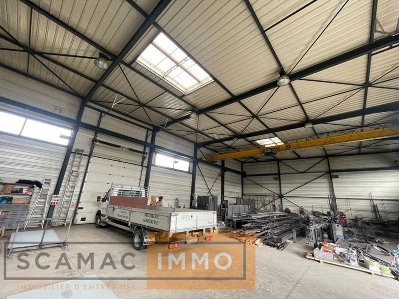 Industriel/Logistique dans Saint-Pierre-du-Perray à louer - Photo de l’immeuble – Image 3 sur 6
