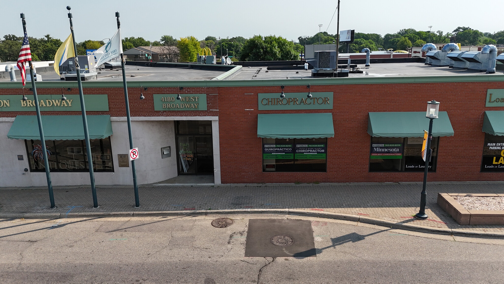 4180 W Broadway Ave, Robbinsdale, MN à louer Photo intérieure– Image 1 sur 11