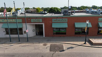 4180 W Broadway Ave, Robbinsdale, MN à louer Photo intérieure– Image 1 sur 11