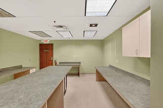 12855 N 40 Dr, Saint Louis, MO à louer Photo intérieure– Image 1 sur 12