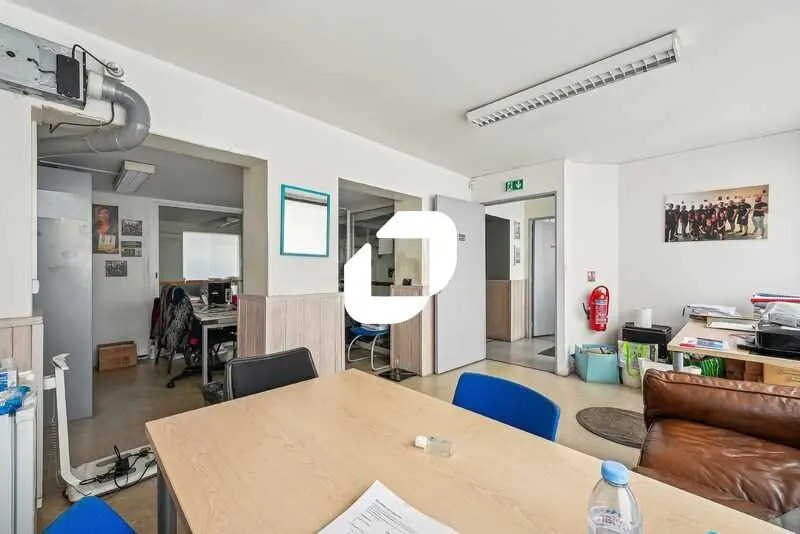 Bureau dans Paris à louer - Photo de l’immeuble – Image 2 sur 15