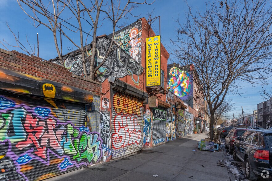348 Troutman St, Brooklyn, NY à vendre - Photo de l’immeuble – Image 3 sur 3