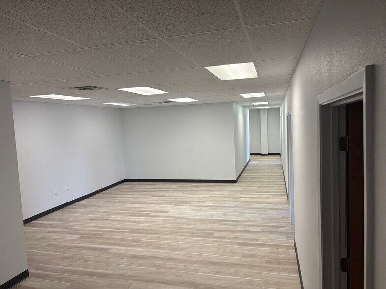 1402 Holly Rd, Corpus Christi, TX à louer - Photo de l’immeuble – Image 3 sur 12