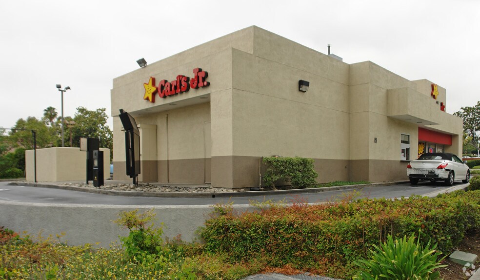 485 N Rosemead Blvd, Pasadena, CA à louer - Photo de l’immeuble – Image 2 sur 3