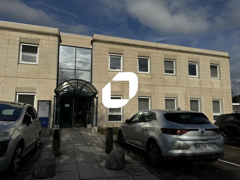 Bureau dans Échirolles à louer - Photo de l’immeuble – Image 3 sur 16