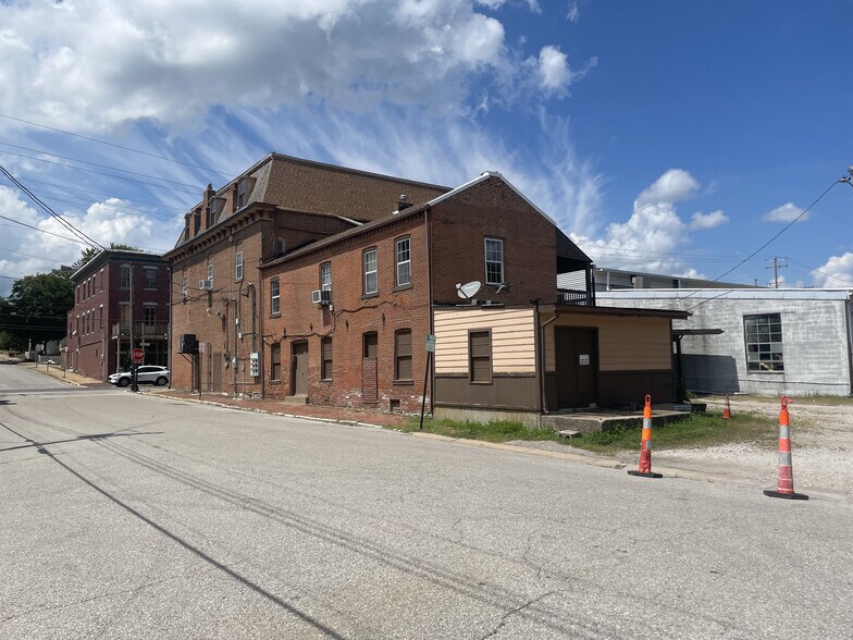 900 N 2nd St, Saint Charles, MO à vendre - Photo de l’immeuble – Image 2 sur 7