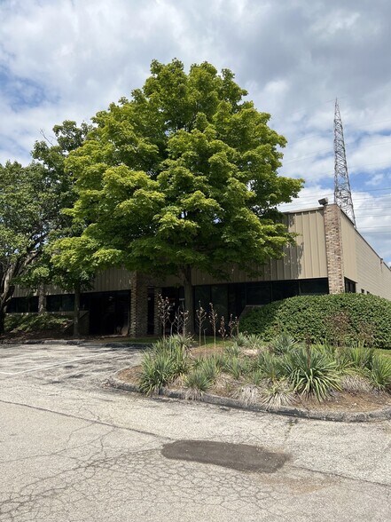 9461-9575 Dielman Rock Island Dr, Olivette, MO à louer - Photo de l’immeuble – Image 2 sur 4