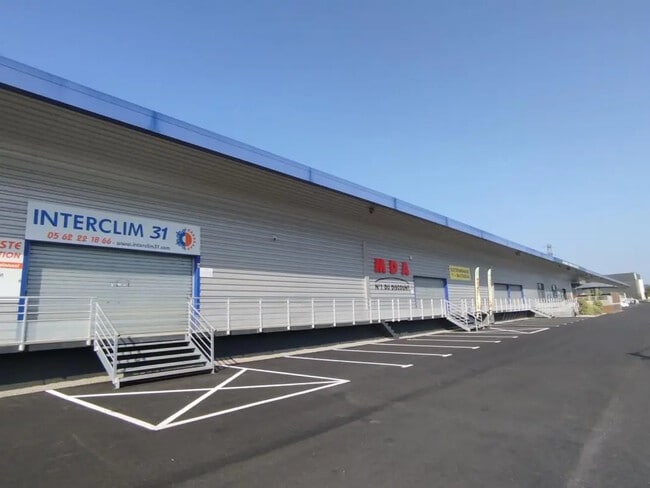 Plus de détails pour Local d'activités à louer