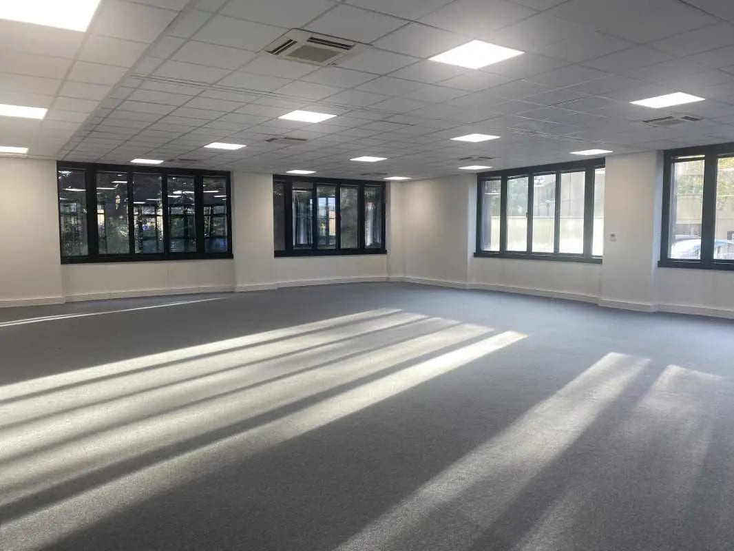 Bureau dans Saint-Didier-au-Mont-d'Or à louer Photo intérieure– Image 1 sur 2