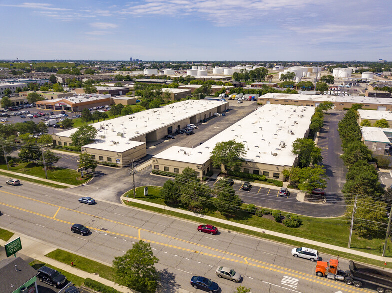 1840-1864 S Elmhurst Rd, Mount Prospect, IL à louer - Photo de l’immeuble – Image 2 sur 10