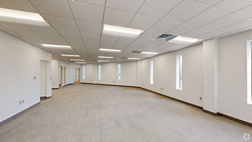 274-300 Raritan Center Pky, Edison, NJ à louer - Numérisation 3D Matterport – Image 3 sur 11
