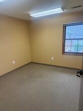 1121-1125 SW Gage Blvd, Topeka, KS à vendre Photo intérieure– Image 1 sur 6