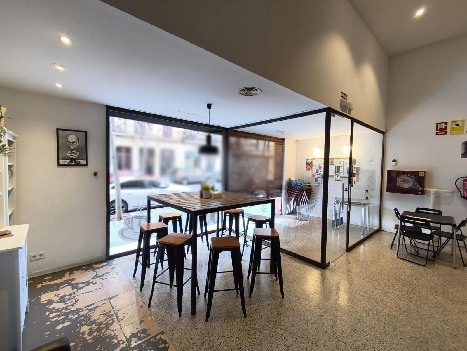 Local commercial dans Barcelone, Barcelona à louer Photo principale– Image 1 sur 2