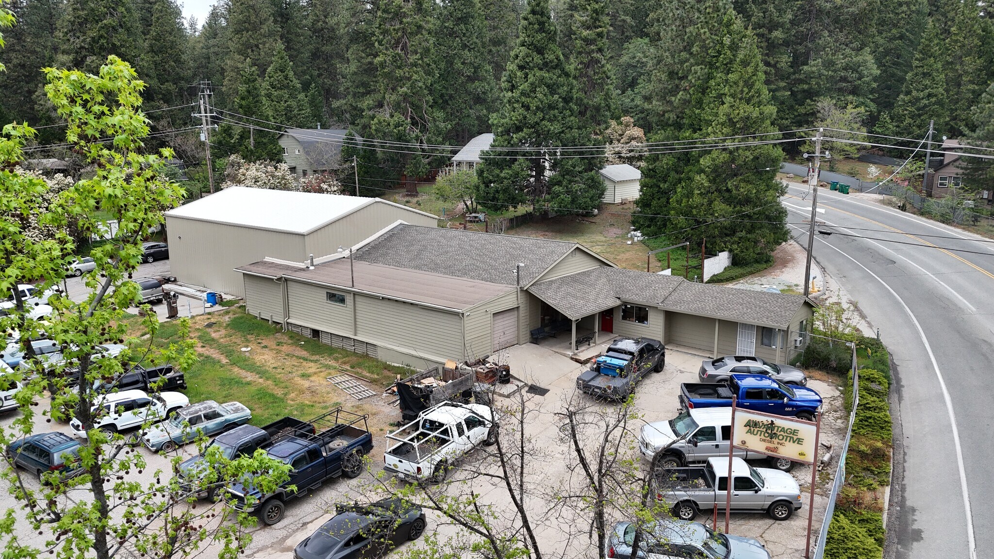 13383 Colfax Hwy, Grass Valley, CA à vendre Photo principale– Image 1 sur 17