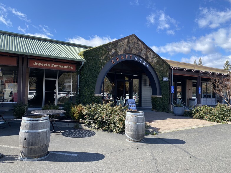 435-455 Healdsburg Ave, Healdsburg, CA à louer - Photo de l’immeuble – Image 1 sur 7