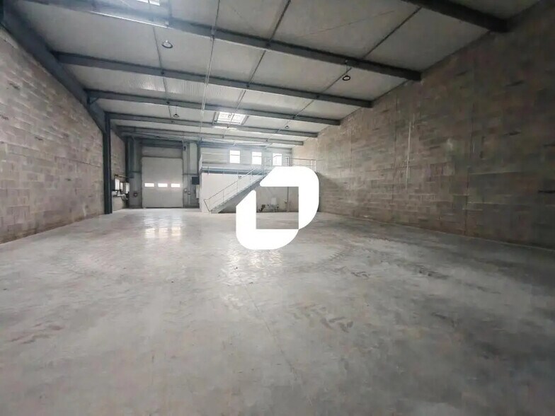 6 Rue Des Cumines, Vrigny à louer - Photo de l’immeuble – Image 3 sur 6