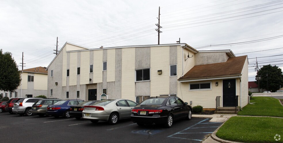 101 Rt 130, Cinnaminson, NJ à louer - Photo principale – Image 2 sur 6