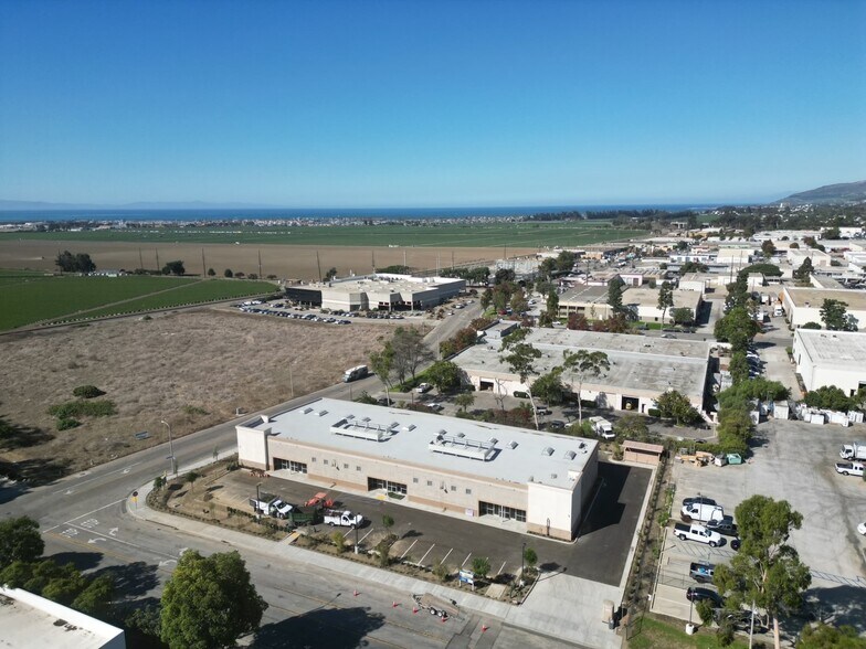 1763 Donlon St, Ventura, CA à louer - Photo de l’immeuble – Image 2 sur 13