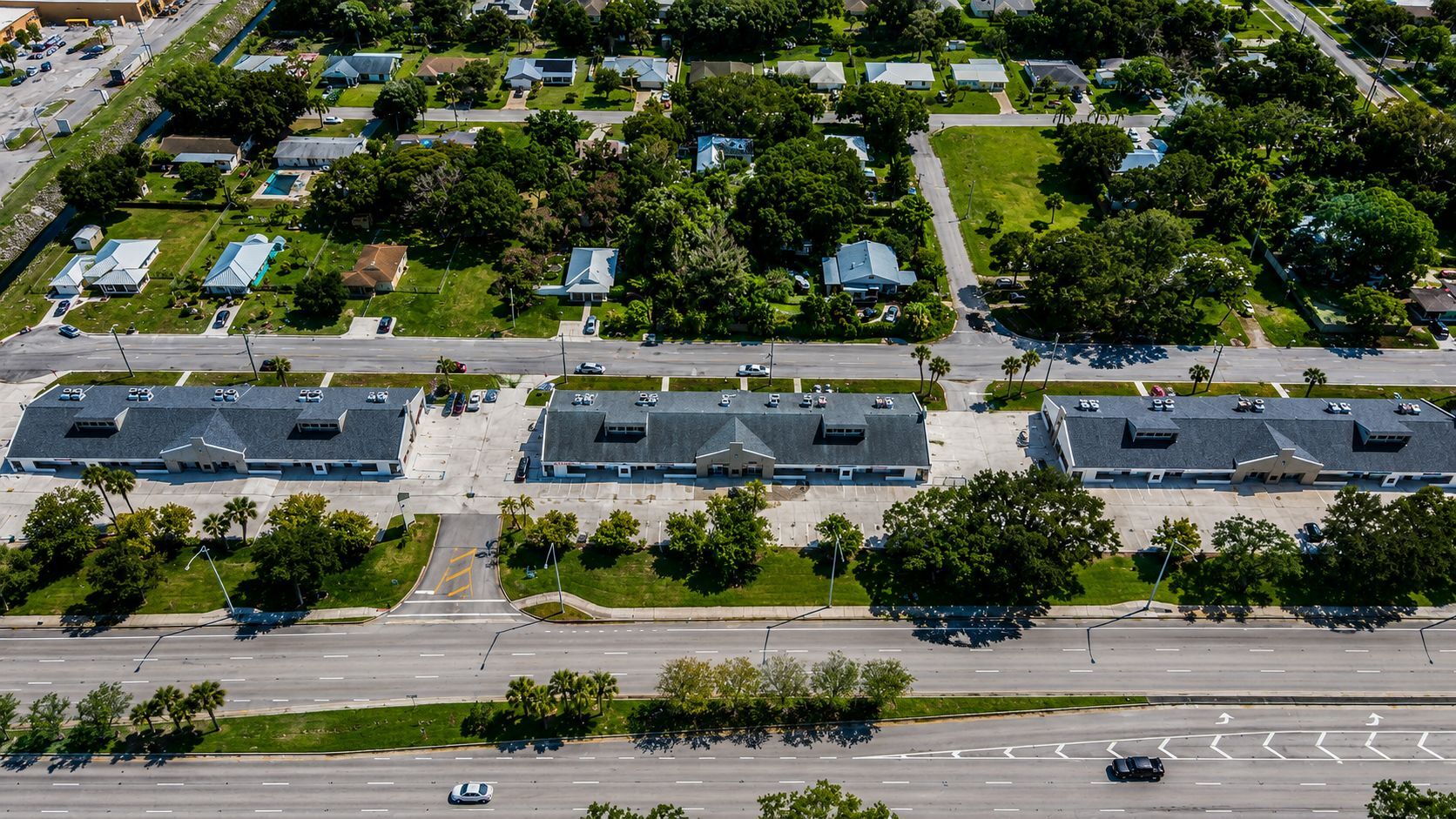 805 Virginia Ave, Fort Pierce, FL à louer Photo de l’immeuble– Image 1 sur 21