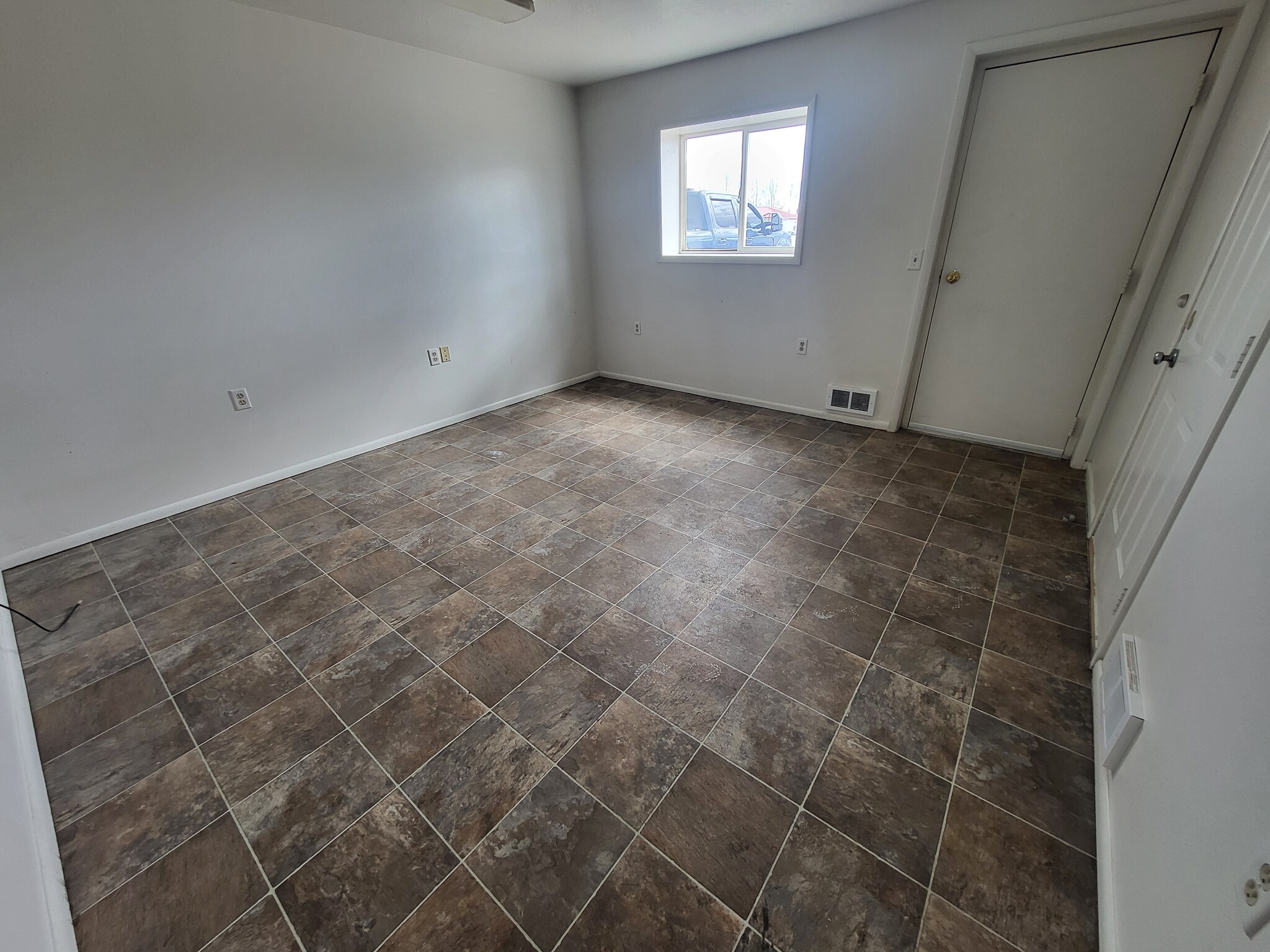 3931 E 240 N, Rigby, ID à louer Photo de l’immeuble– Image 1 sur 7