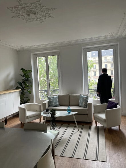 70 Boulevard De Sébastopol, Paris à louer - Photo de l’immeuble – Image 2 sur 9