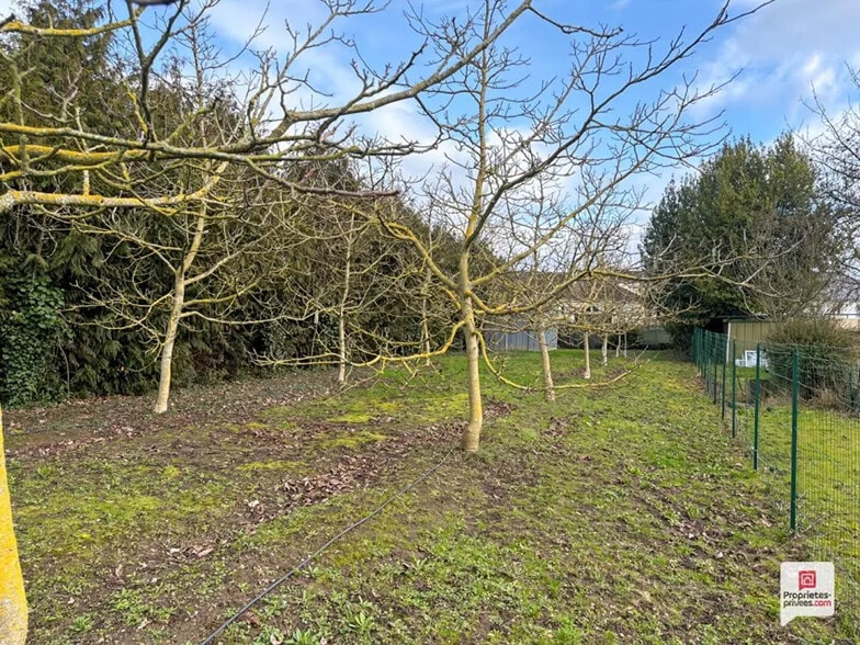 Terrain dans Sablé-sur-Sarthe à vendre - Photo principale – Image 1 sur 3