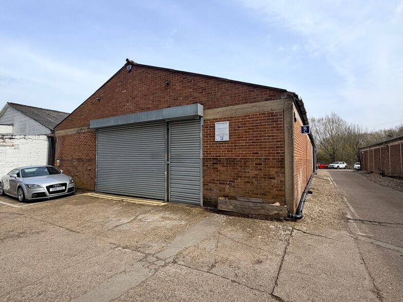 16 Mimram Rd, Hertford à louer - Photo principale – Image 1 sur 20