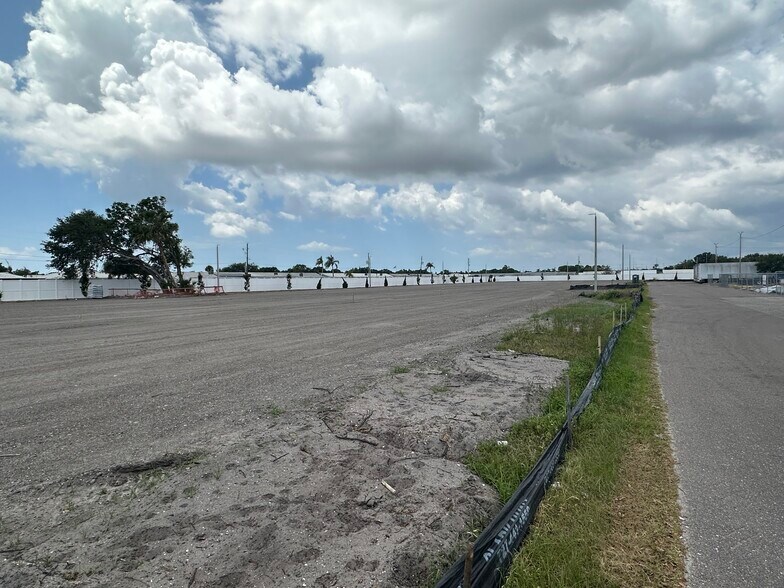 10280 US Hwy 19 N, Pinellas Park, FL à louer - Photo de l’immeuble – Image 3 sur 37