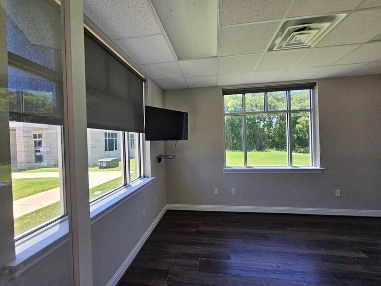 1402 S Custer Rd, McKinney, TX à louer - Photo de l’immeuble – Image 2 sur 12