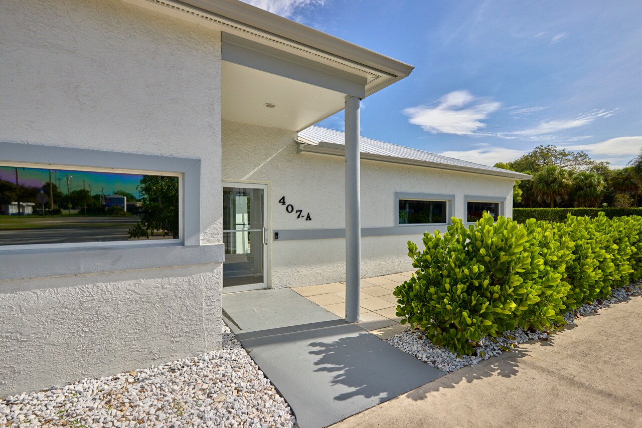 407 SE Ocean Blvd, Stuart, FL à louer Photo de l’immeuble– Image 1 sur 7