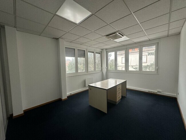 Plus de détails pour Bureau à louer