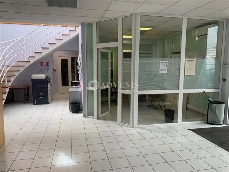 Bureau dans Saint-Ouen à vendre - Photo de l’immeuble – Image 2 sur 7