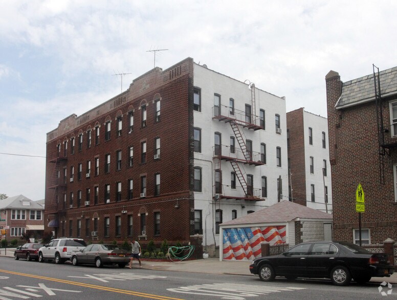 1865 77th St, Brooklyn, NY à louer - Photo de l’immeuble – Image 2 sur 5