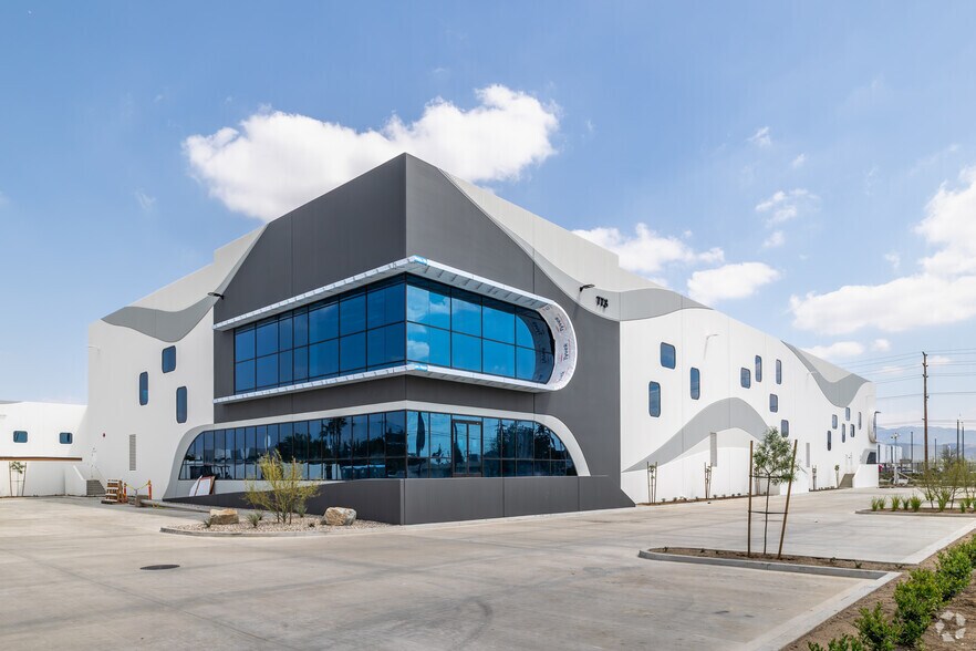 773 S Foisy St, San Bernardino, CA à louer - Photo de l’immeuble – Image 2 sur 8