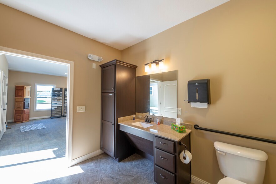 102 N Park Dr, Columbia City, IN à vendre - Photo de l’immeuble – Image 2 sur 9