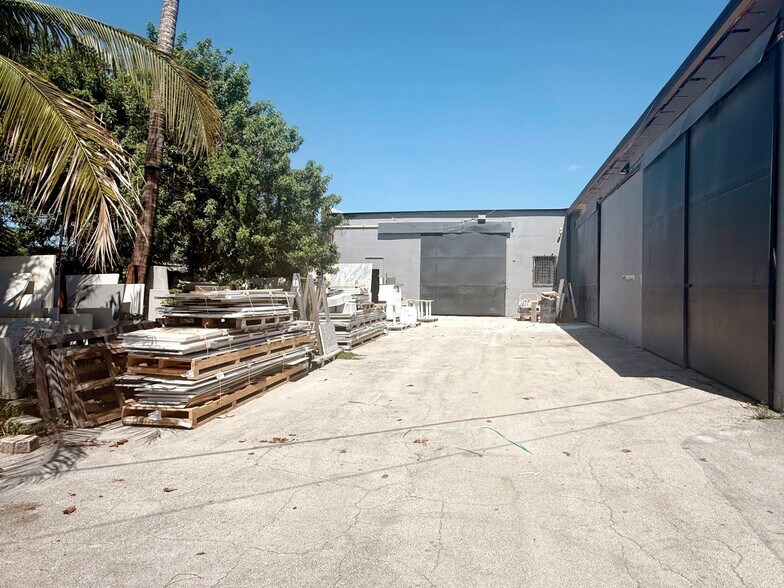 4725 NW 36th Ave, Miami, FL à louer - Photo de l’immeuble – Image 2 sur 8