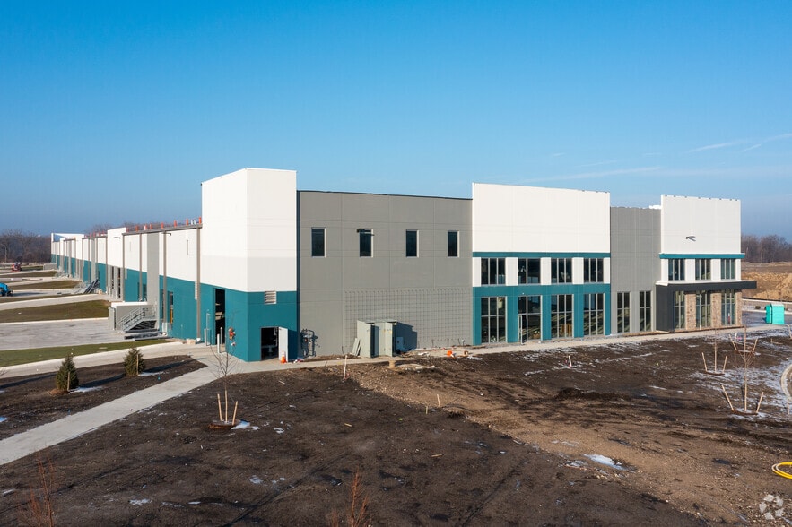 10100 Assembly Park Dr, Wixom, MI à louer - Photo principale – Image 1 sur 8