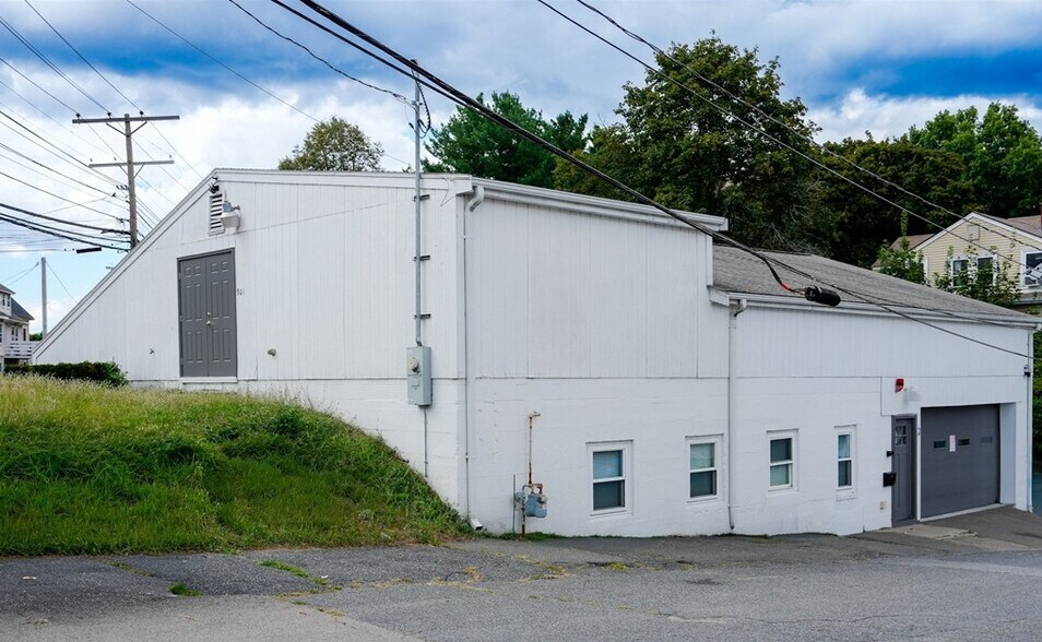 2 Rhubena St, Framingham, MA à vendre - Photo de l’immeuble – Image 3 sur 12