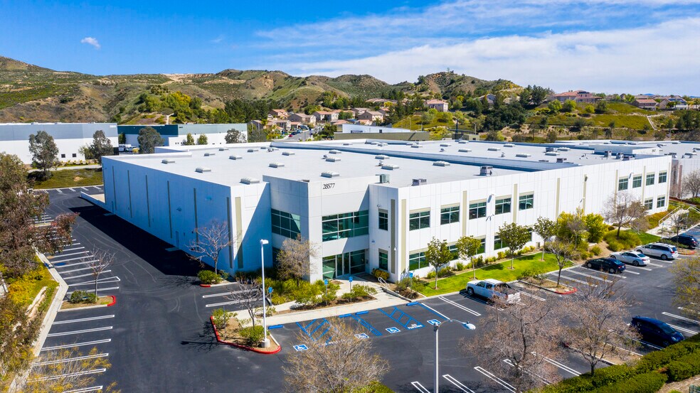 28577 W Industry Dr, Valencia, CA à louer - Photo de l’immeuble – Image 1 sur 5
