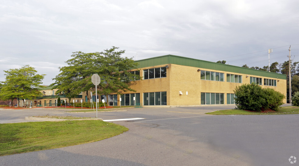 380 Hunt Club Rd, Ottawa, ON à vendre - Photo de l’immeuble – Image 3 sur 8